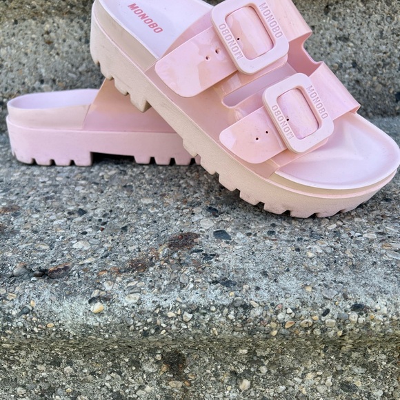 Monobo Sandals - Picture 3 of 4